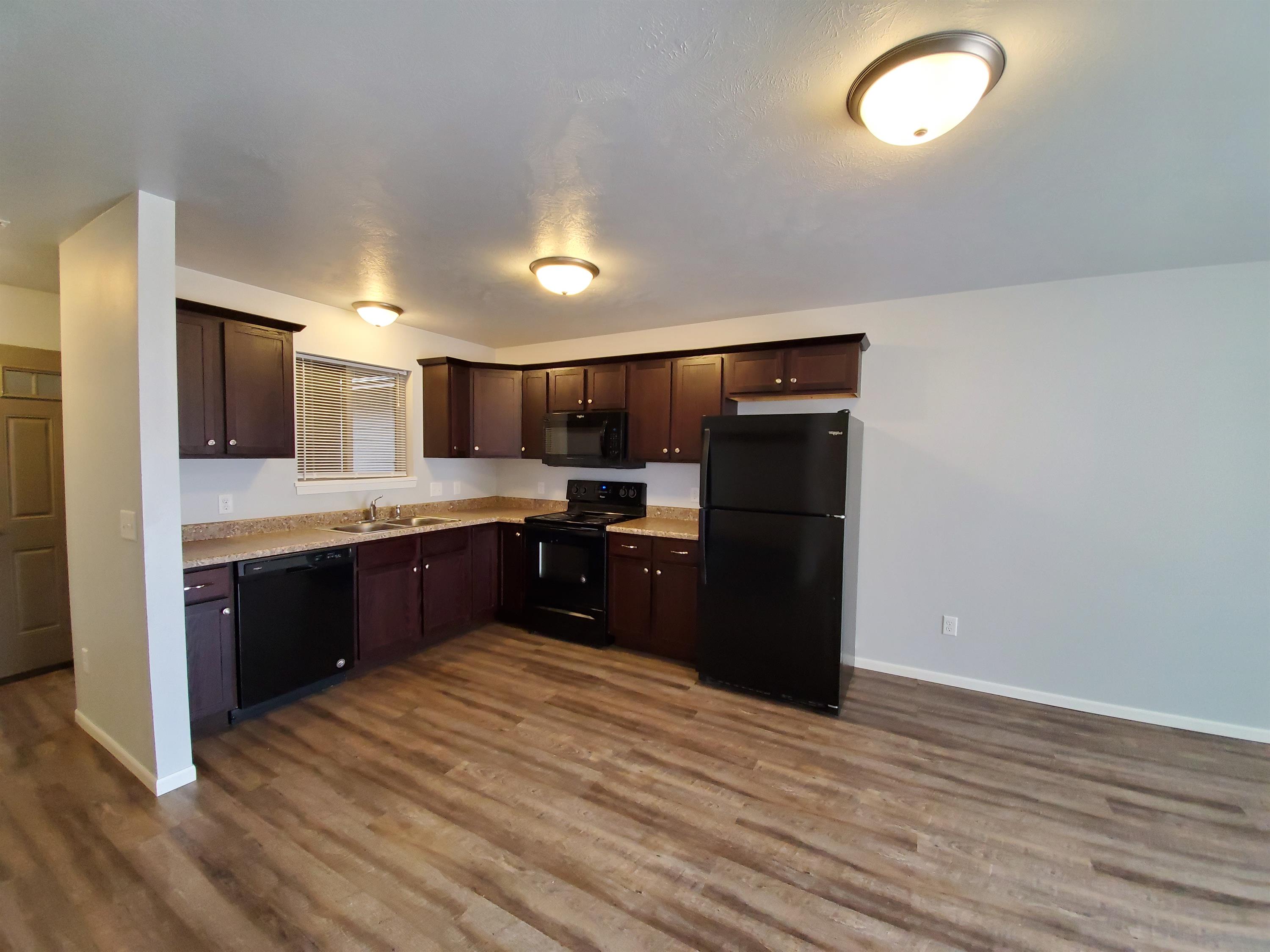 408 North Sioux Boulevard - 8